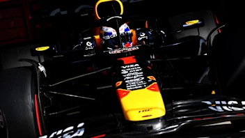 MONZA, ITALY - SEPTEMBER 06: Carlos Sainz of Spain driving the (55) Williams FW47 Mercedes on track