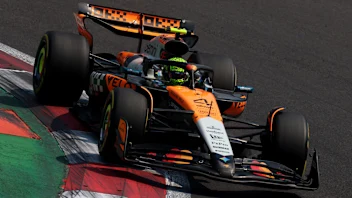 MEXICO CITY, MEXICO - OCTOBER 25: Lando Norris of Great Britain driving the (4) McLaren MCL39