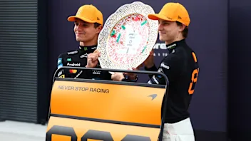 norris-piastri-trophy-1.png