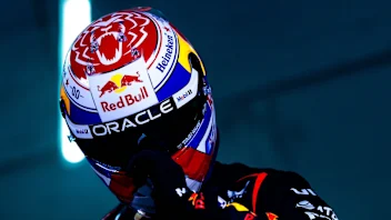 verstappen-2025-helmet.png