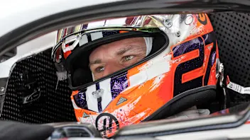 hulkenberg-cockpit-bahrain.png