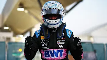 martins-pole-jeddah-f2.png