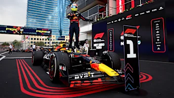 perez-win-baku-parc-ferme.png