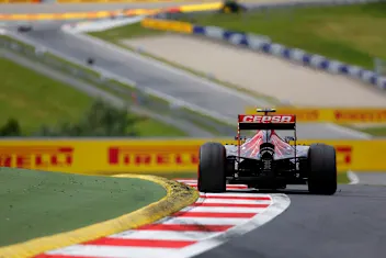 Daniil Kvyat (RUS) Scuderia Toro Rosso STR9. Formula One World Championship, Rd8, Austrian Grand