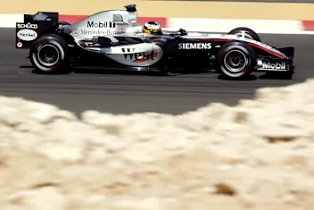 Pedro de la Rosa (ESP) McLaren Mercedes MP4/20. Formula One World Championship, Rd3, Bahrain Grand