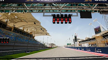 BAHRAIN INTERNATIONAL CIRCUIT, BAHRAIN - MARCH 28: Start/Finish Straight with lights during the