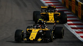www.sutton-images.com

Carlos Sainz Jr, Renault Sport F1 Team R.S. 18 and Nico Hulkenberg, Renault
