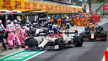 RAIKKONEN Kimi (fin), Alfa Romeo Racing ORLEN C39, action pitstop pitlane during the Formula 1