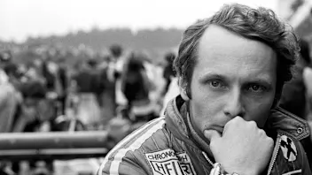 Lauda black and white