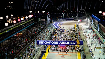 SINGAPORE STREET CIRCUIT, SINGAPORE - SEPTEMBER 16: The busy pre race grid during the Singapore GP