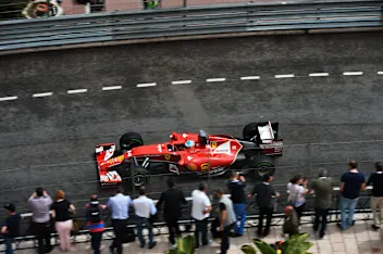 Specatators watch Fernando Alonso (ESP) Ferrari F14 T. Formula One World Championship, Rd6, Monaco