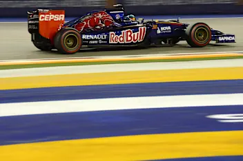 Jean-Eric Vergne (FRA) Scuderia Toro Rosso STR9. Formula One World Championship, Rd14, Singapore