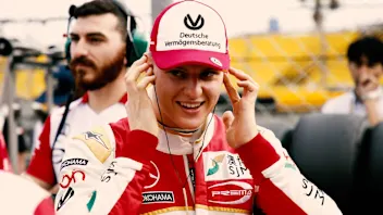 J1NmkzaDE62HqHC4xcZLbx_84dAP4O7c