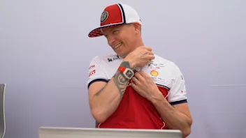 c3Y3V1aDE6AuVEBSEFCsqprCF9d_Cj03