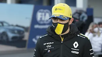 NxY3BzajE6ktZE43_iR7G1Jovk1PMdUn