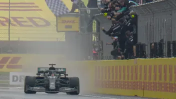 lveXZzajE67bH1UvSziA4U3YmxB_yPOg