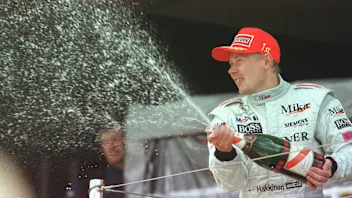 1wMW1oajE6AQj8tFgCC_t2hpIGfqOx6v