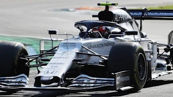 Rnb21uajE6qtHY1U_R8lOYg8S2JJuWZH