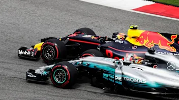 Max Verstappen (NED) Red Bull Racing RB13 and Lewis Hamilton (GBR) Mercedes-Benz F1 W08 Hybrid