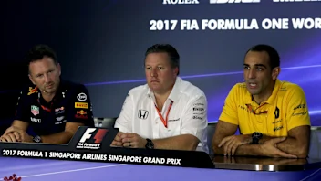 Christian Horner (GBR) Red Bull Racing Team Principal, Zak Brown (USA) McLaren Executive Director