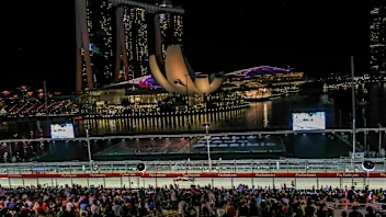Jolyon Palmer (GBR) Renault Sport F1 Team RS17 at Formula One World Championship, Rd14, Singapore