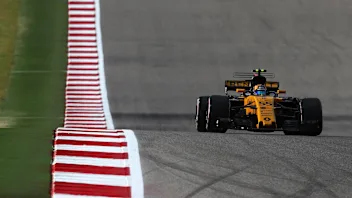 Carlos Sainz jr (ESP) Renault Sport F1 Team RS17 at Formula One World Championship, Rd17, United