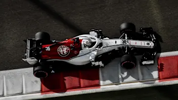Antonio Giovinazzi, Alfa Romeo Sauber C37 at Formula One Testing, Day Two, Yas Marina Circuit, Abu