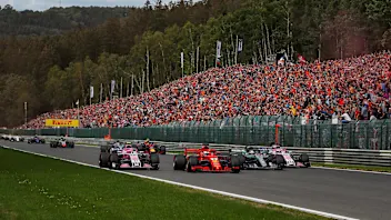 Esteban Ocon, Racing Point Force India VJM11, Sebastian Vettel, Ferrari SF71H, Lewis Hamilton,