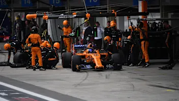 Fernando Alonso, McLaren MCL33 pit stop at Formula One World Championship, Rd20, Brazilian Grand