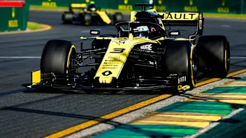 MELBOURNE GRAND PRIX CIRCUIT, AUSTRALIA - MARCH 15: Daniel Ricciardo, Renault R.S.19 during the