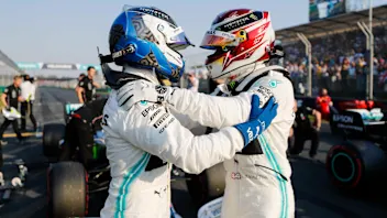 MELBOURNE GRAND PRIX CIRCUIT, AUSTRALIA - MARCH 16: Pole Sitter Lewis Hamilton, Mercedes AMG F1 and