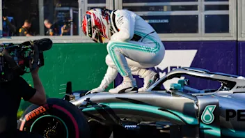 MELBOURNE GRAND PRIX CIRCUIT, AUSTRALIA - MARCH 16: Pole Sitter Lewis Hamilton, Mercedes AMG F1
