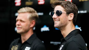 BAKU CITY CIRCUIT, AZERBAIJAN - APRIL 25: Kevin Magnussen, Haas F1 and Romain Grosjean, Haas F1