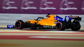 BAHRAIN INTERNATIONAL CIRCUIT, BAHRAIN - MARCH 29: Carlos Sainz Jr., McLaren MCL34 during the