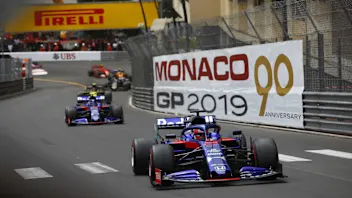 MONTE CARLO, MONACO - MAY 26: Daniil Kvyat, Toro Rosso STR14, leads Alexander Albon, Toro Rosso