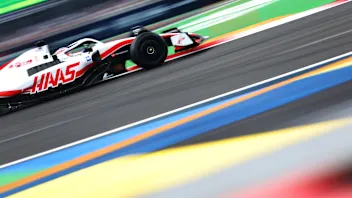 MEXICO CITY, MEXICO - OCTOBER 28: Kevin Magnussen of Denmark driving the (20) Haas F1 VF-22 Ferrari