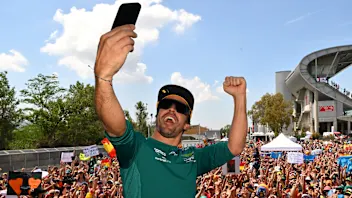 Alonso-Fandom-Display.png