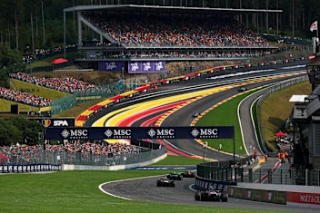 SPA, BELGIUM - JULY 27: Yuki Tsunoda of Japan driving the (22) Oracle Red Bull Racing RB21 leads