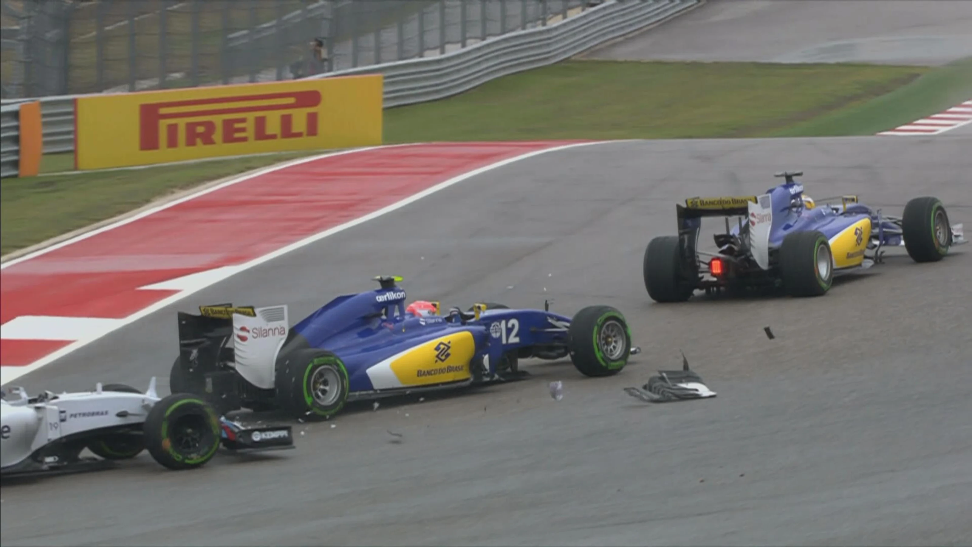 Contact between the two Saubers