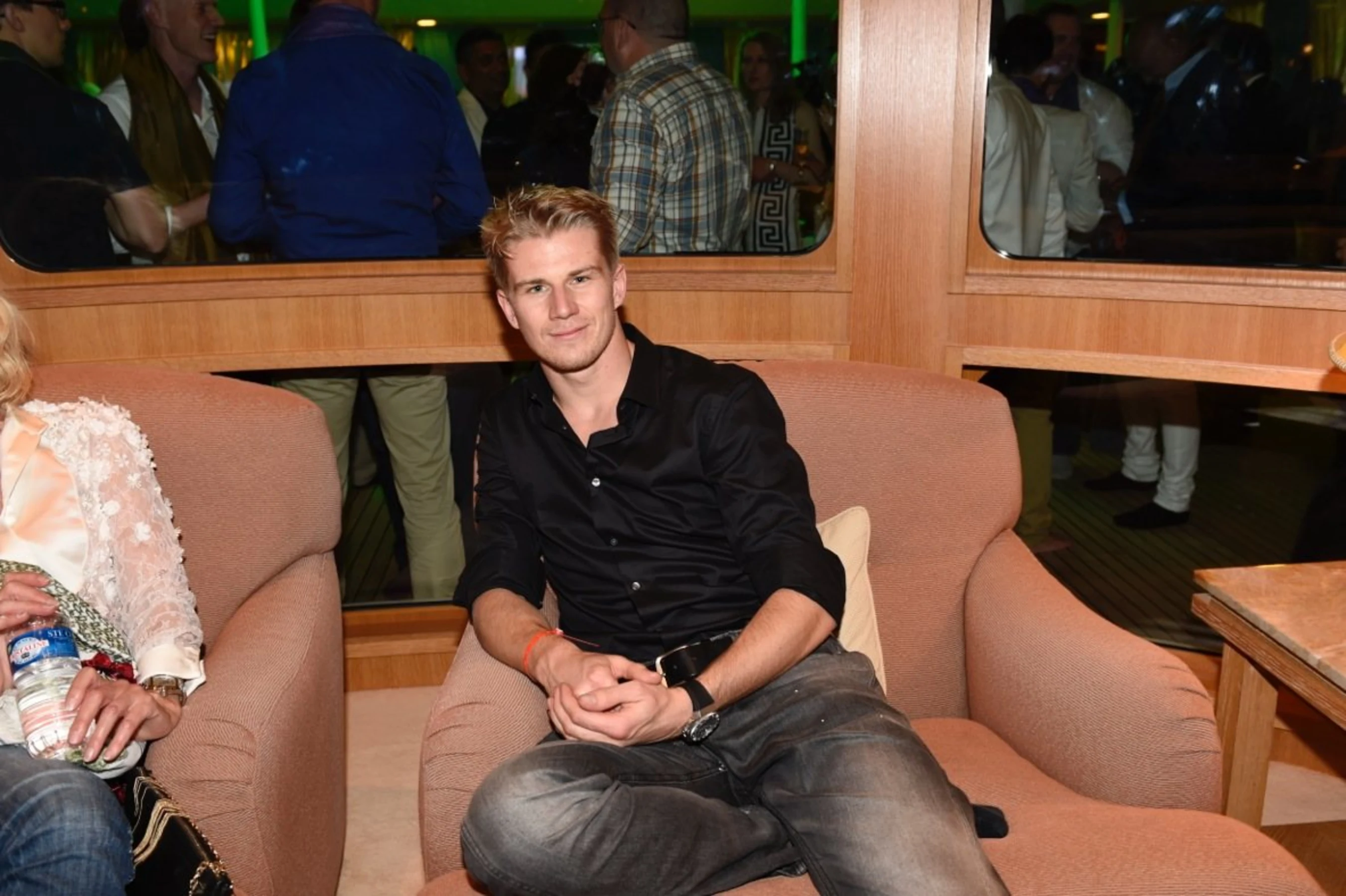 9lHK-manual-party03.jpg