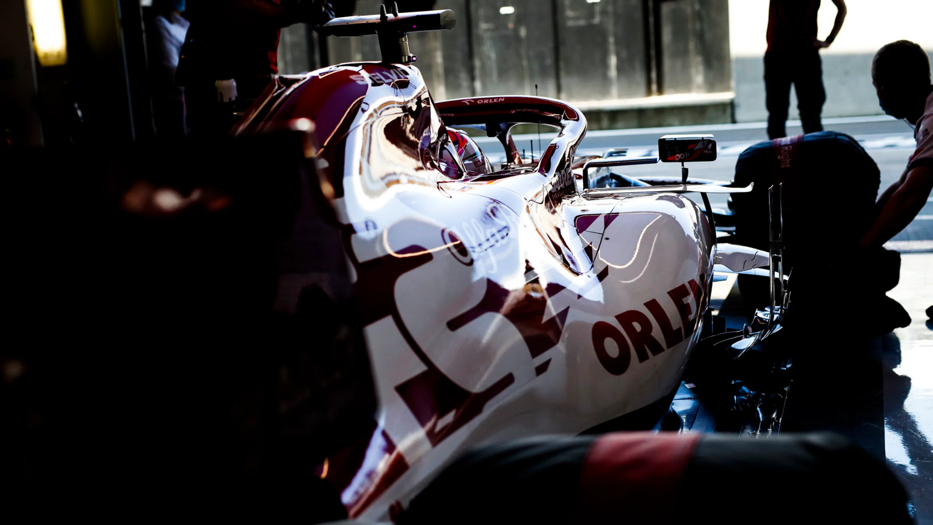 RAIKKONEN Kimi (fin), Alfa Romeo Racing ORLEN C39, garage, box, during the Emirates Formula 1 70th