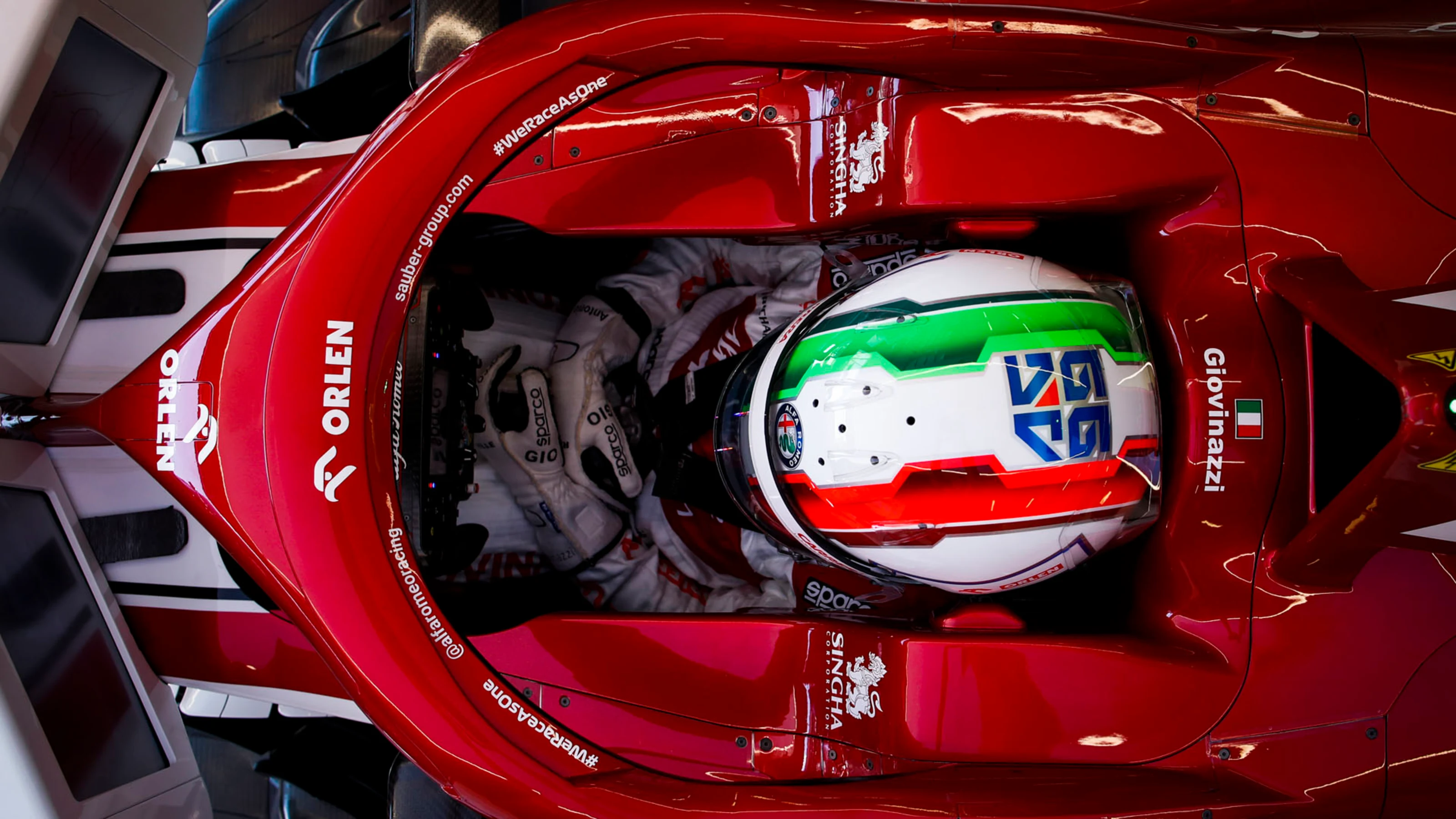 GIOVINAZZI Antonio (ita), Alfa Romeo Racing ORLEN C39, portrait garage, box, during the Formula 1