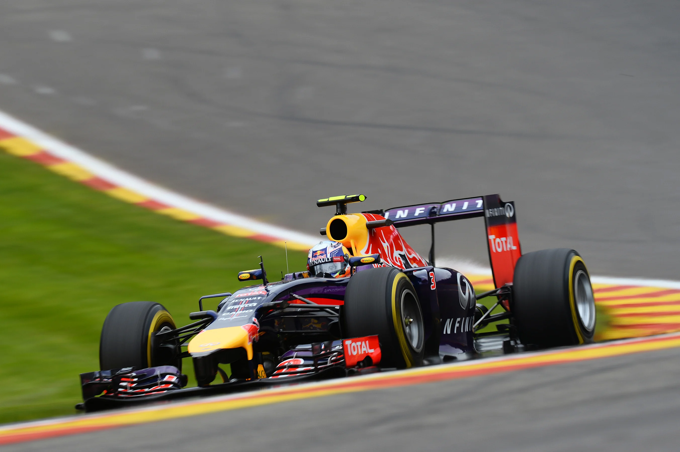 Daniel Ricciardo (AUS) Red Bull Racing RB10. Formula One World Championship, Rd12, Belgian Grand