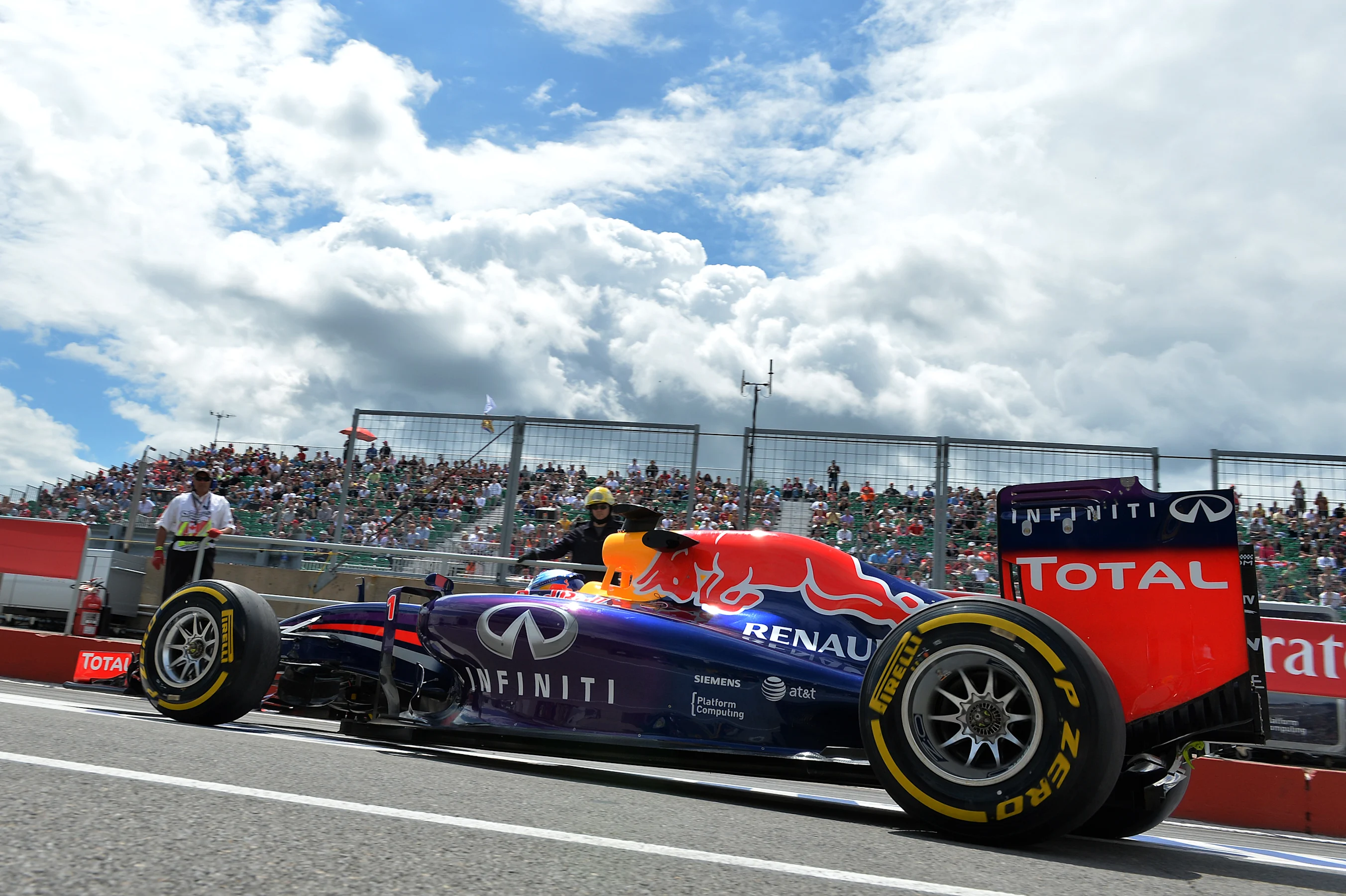 Sebastian Vettel (GER) Red Bull Racing RB10. Formula One World Championship, Rd7, Canadian Grand
