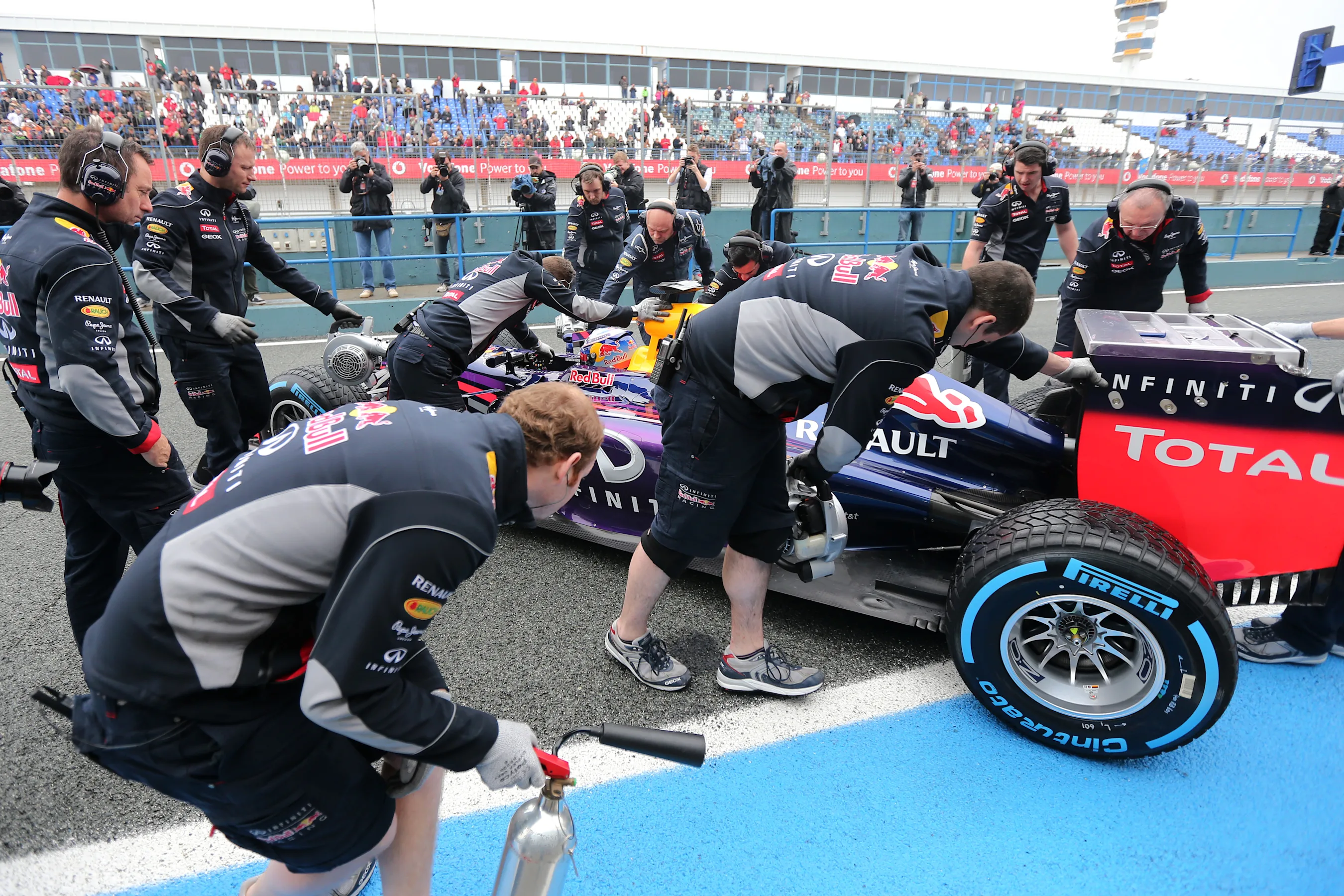 Daniel Ricciardo (AUS) Red Bull Racing RB10. Formula One Testing, Jerez, Spain, Day Four, Friday,