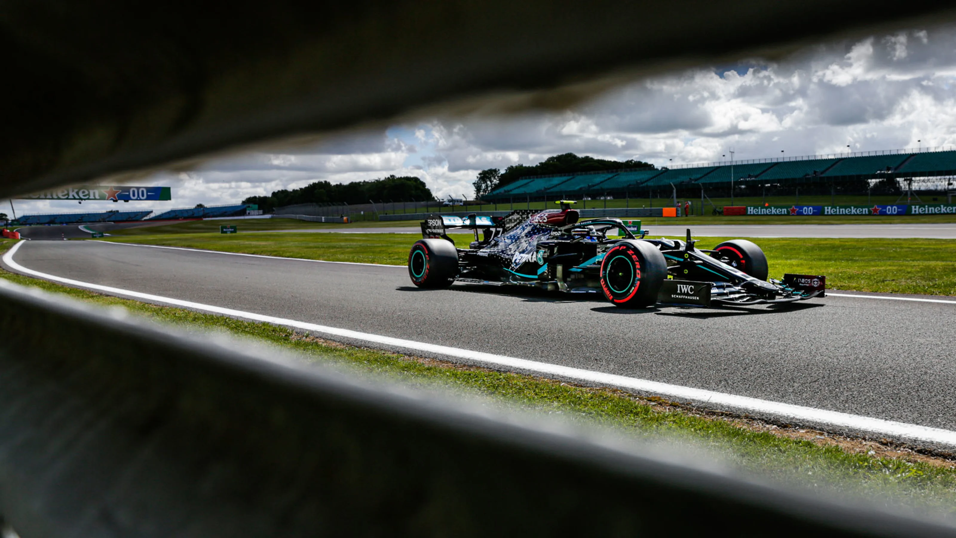 77 BOTTAS Valtteri (fin), Mercedes AMG F1 GP W11 Hybrid EQ Power+, action during the Formula 1