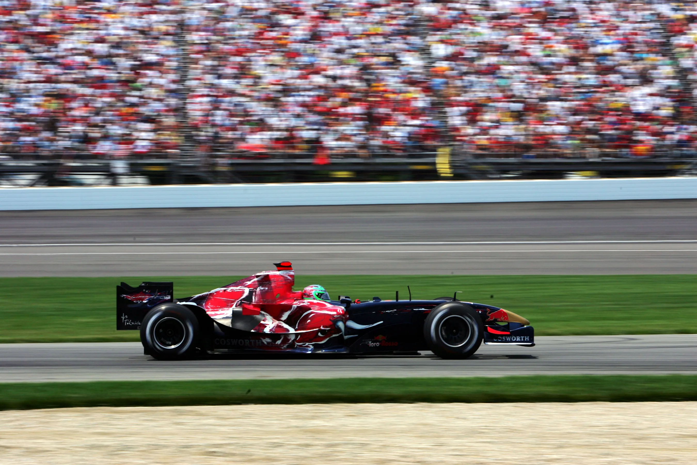 Vitantonio Liuzzi (ITA) Scuderia Toro Rosso STR01.  Formula One World Championship, Rd 10, United