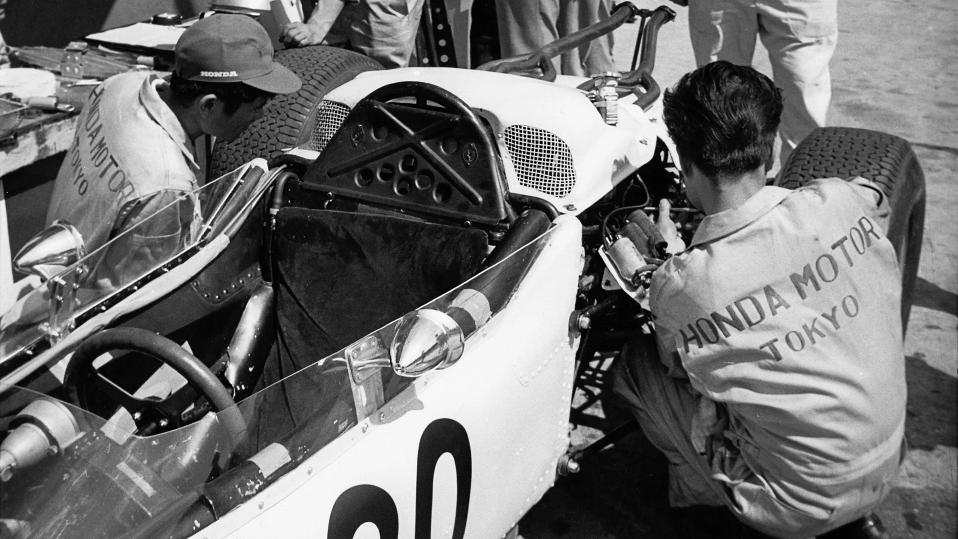 Honda RA271, Grand Prix of Germany, Nurburgring, 02 August 1964. Honda mechanics (each one of them