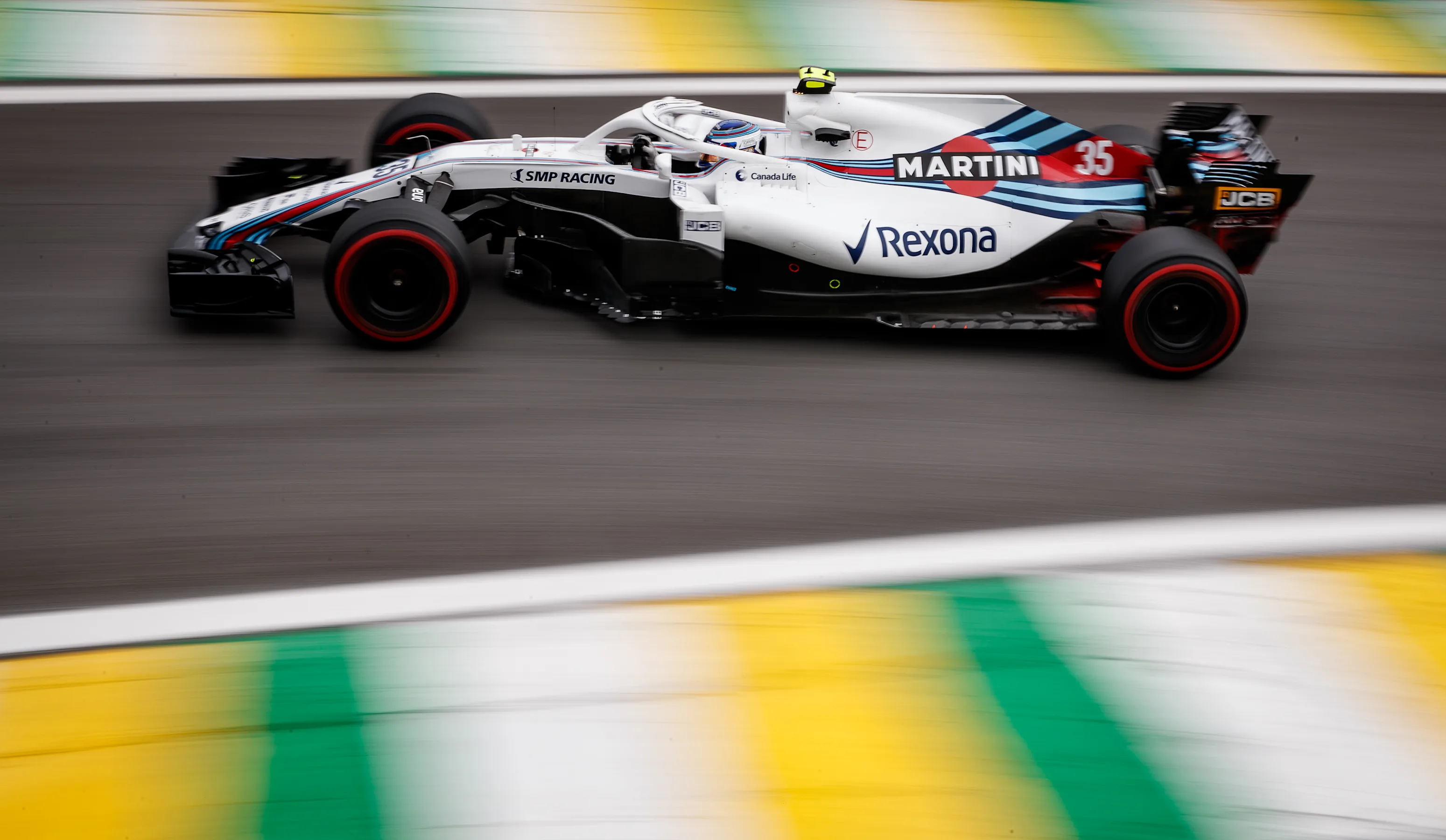 SAO PAULO, BRAZIL - NOVEMBER 09: Sergey Sirotkin of Russia driving the (35) Williams Martini Racing