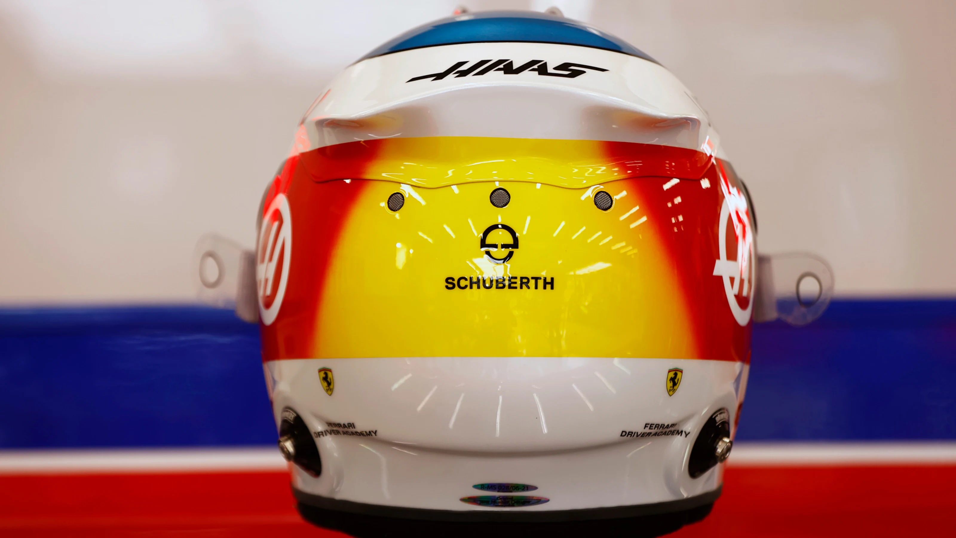 The helmet of Mick Schumacher, Haas F1, the design commemorating that worn by his father Michael at